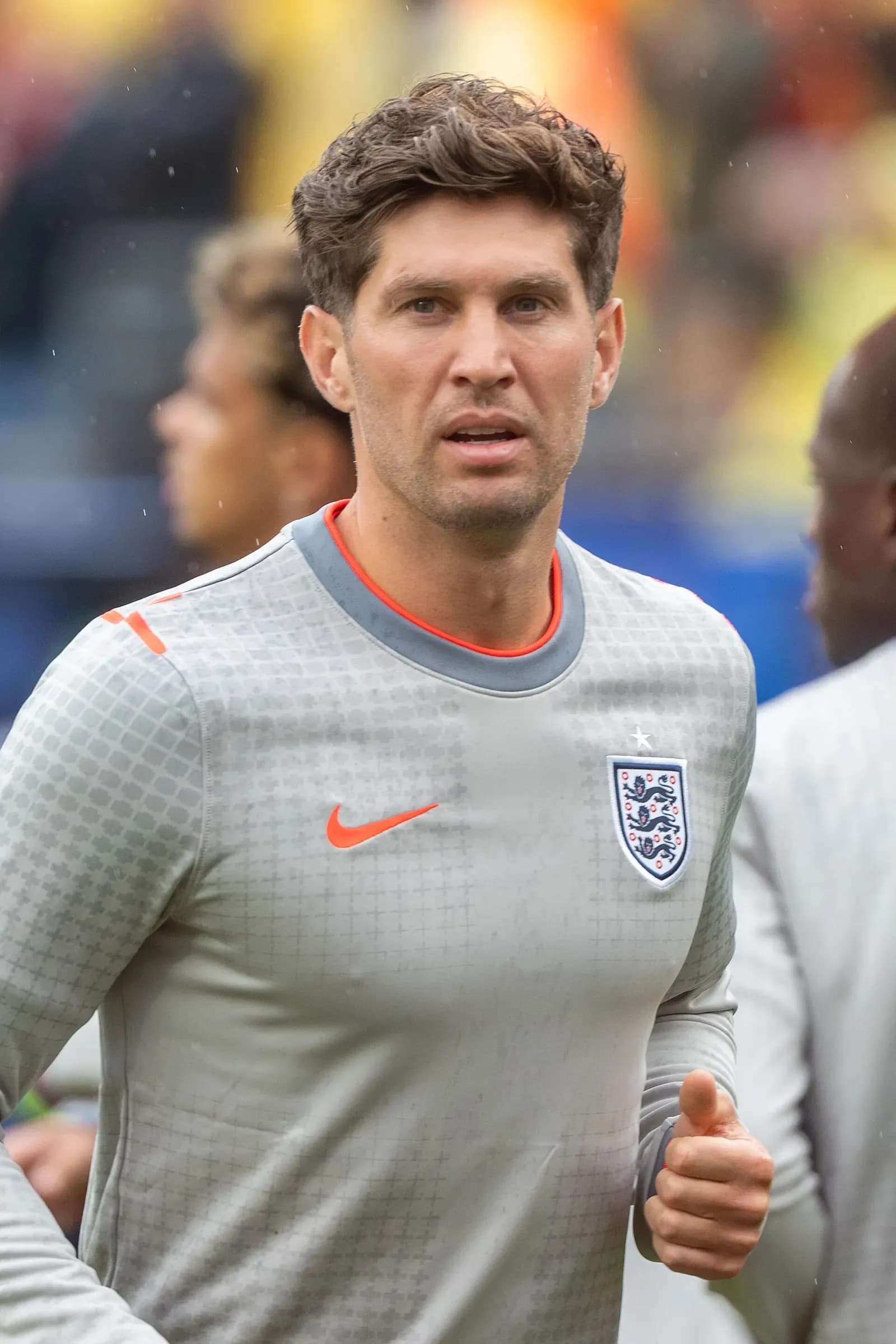 John Stones durante il riscaldamento con la nazionale inglese ai Mondiali del 2026