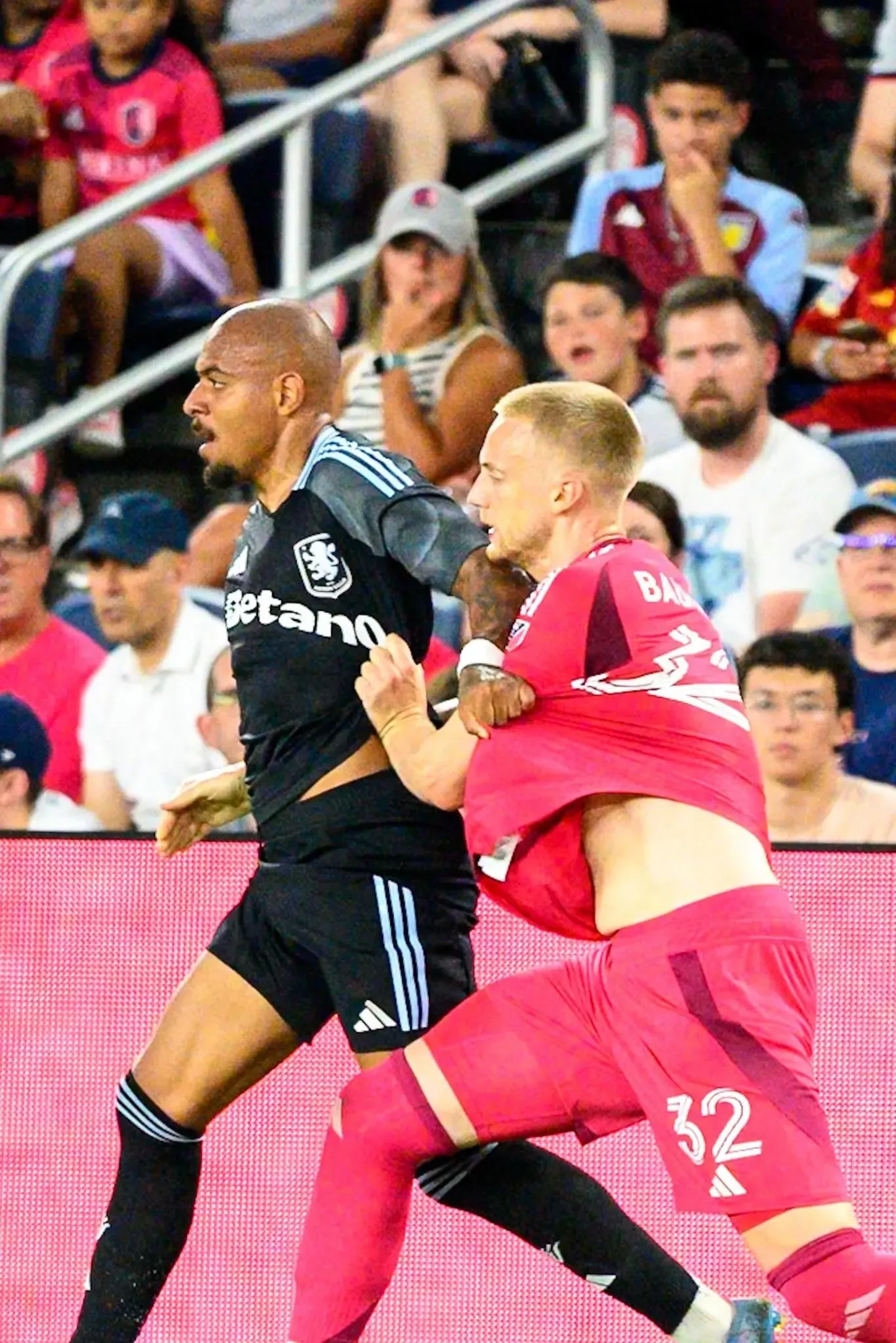 Donyell Malen in azione durante una partita